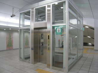 グリーンライン日吉駅のエレベーター
